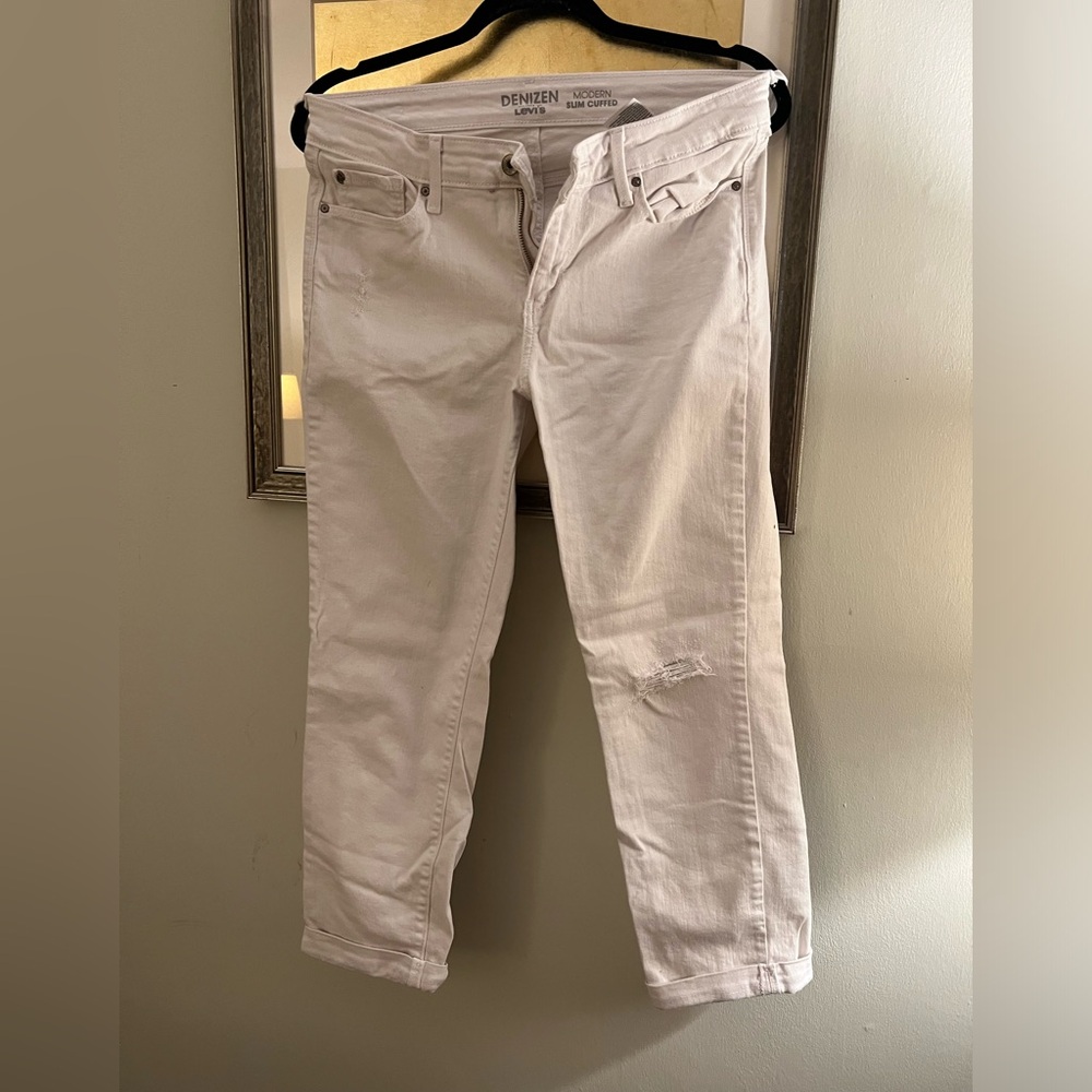 White stretchy Denizen from Levi’s modern slim, cuffed jeans small W29